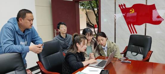 说明: C:\Users\HZC\Desktop\选 图\10.jpg